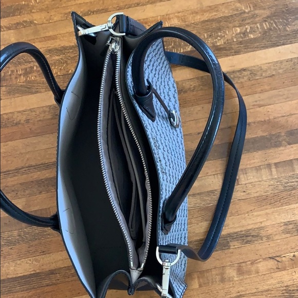 •*•*•*Michael Kors Handbag*•*•*• - Picture 3 of 7